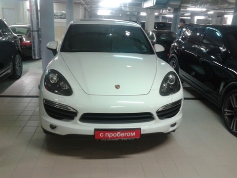 Porsche Cayenne S Hybrid спереди в Екатеринбурге